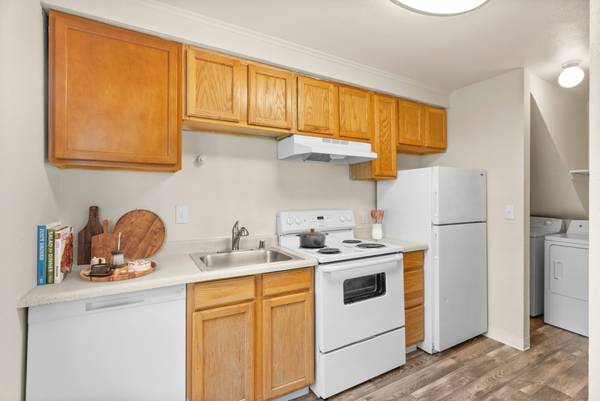 $1,691 / 2br - 850ft2 - Translation Service Available, 2/bd, In Lakewood (8333 32nd Avenue South, Lakewood, WA)63852482194179123