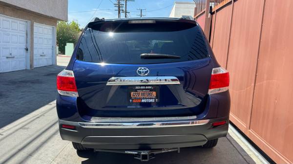 2012 Toyota Highlander Base 2WD I4 - $10,900 (5104 East Olympic Blvd.)63624610626433124