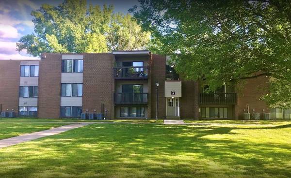 $1,498 / 2br - 1040ft2 - 2 Bed, 1.5 Bath Apartment Available at Heritage Park (Liverpool)63982841141891121