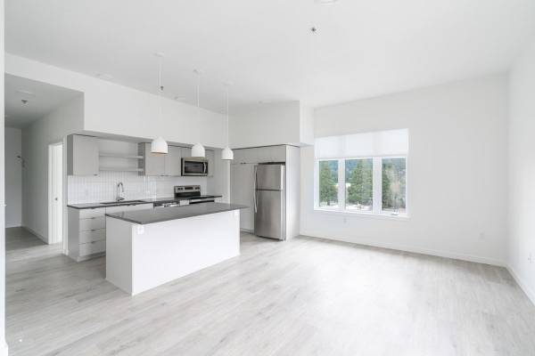 $2,199 / 2br - 888ft2 - Vive Verde, Vive Moderno - Henley Place | 8 Semanas de Alquiler Gratis (Milwaukie)63831327067649120