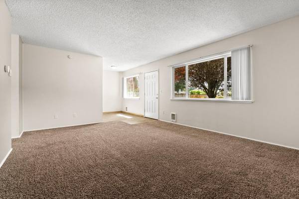 $1,425 / 1br - 608ft2 - Must-See 1 BR with Pools, Dog Park & Tennis Courts! (Lacey)63850640865923120