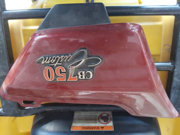 Honda CB750 sidecover 1