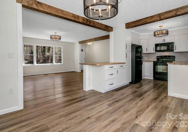 $2265.00 / 3br - 1633ft2 - Newly Remodeled 3 BR with Stunning Outdoor Space64029208337922124