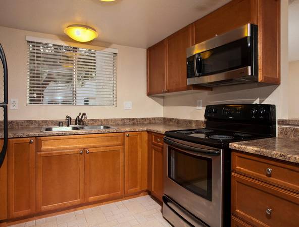 $2,695 / 2br - CALL for 1 FREE MONTH! 2 Bedroom - Master Suite, Hot Tub & Sauna (La Mesa)63998602079875124