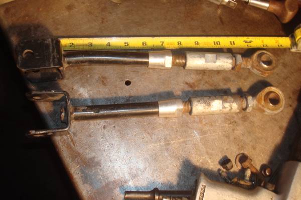 Garden Tractor 3 point lift  / leveling arms 1