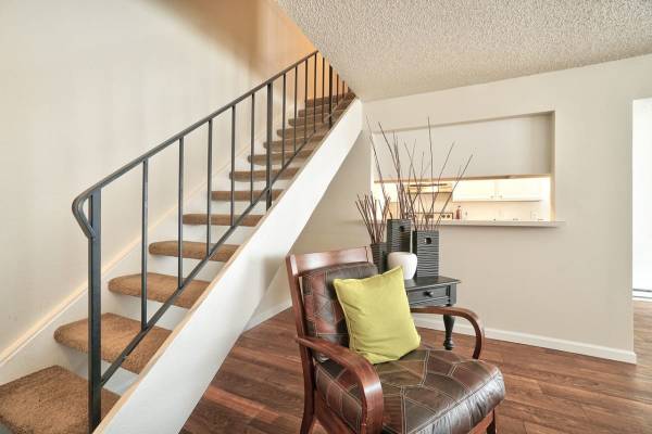 $1,503 / 2br - 809ft2 - Ventilador de techo, Patio o balcón, Revestimiento de azulejos (Gresham)63820824547329124