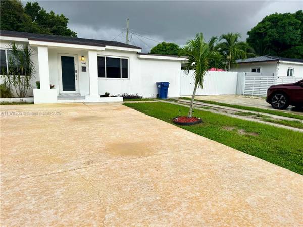 $3,400 / 3br - Beautiful 3BR/2BA Single Family- NO HOA & FAST APPROVAL! (Miami Gardens)64002016334466121