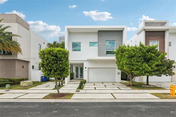 $9,999 / 5br - Home features custom landscaping and a private pool (10445 NW 68th Ter)64051006859267121