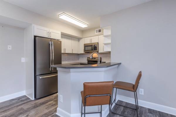 $1,744 / 1br - 760ft2 - Easy Commute + Quiet Community = Perfect Balance! (9873 Lawrence Road, Boynton Beach, FL)63983673231746124