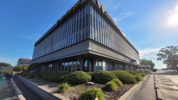 $1 Open Large Suite with Private offices in Best Location of Southfield (Southfield)64018943317121120