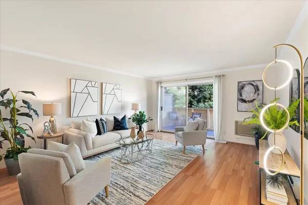 $2,000 / 1br - 855ft2 - Charming 1bed/ 1bath apt (mountain view)64000588707969124
