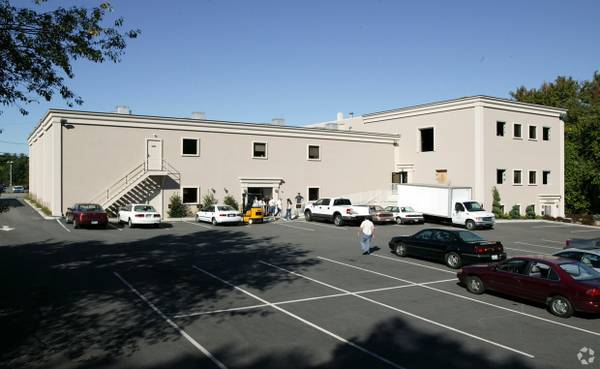 $13 / 6000ft2 - Medical/Health and Fitness/Retail/Office for Rent (North Kingstown)63380694873345122
