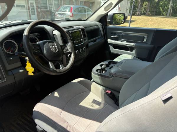 2015 Ram 1500 - 3.6L - Cabina estándar - Cama de 8 pies - $5,500 (Nashville)63470433410563121