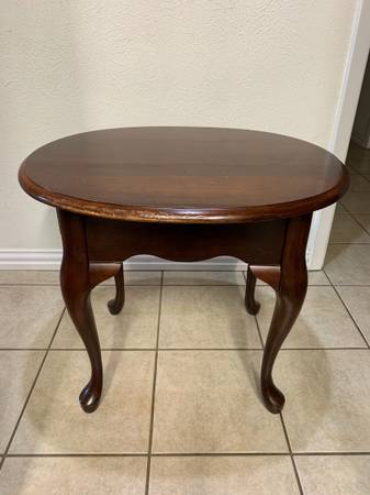 Oval Accent Table 1