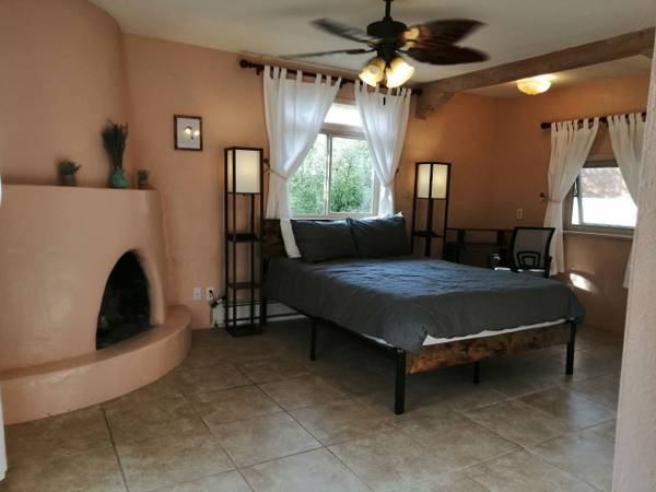 $3,330 / 3br - 1800ft2 - Adobe | patio grande | amueblado | 3Dormitorios | 3Baños | 2Chimeneas (Santa Fe)63659798625027121