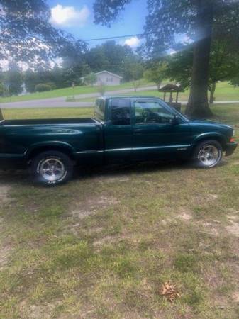 1998 S10 runs and drives excellent - $7,500 (Sevierville)63625083018627121