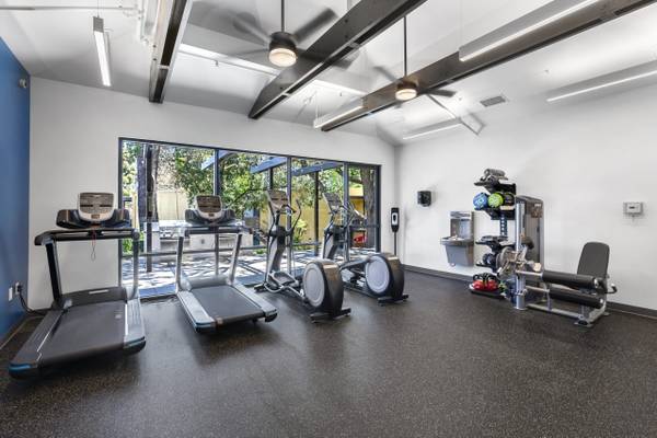 $2,510 / 1br - 756ft2 - Covered Parking/Carport, Pet Friendly, Cable Ready63981242933890123