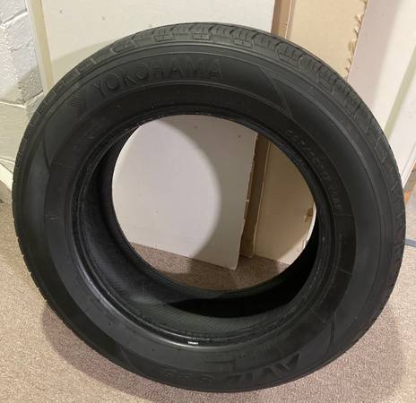 225/65/17 Yokohama Avid S33 Tire (single) 1
