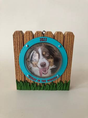 Hallmark Doggy in the Window Christmas Photo Frame Pet Dog Ornament 1