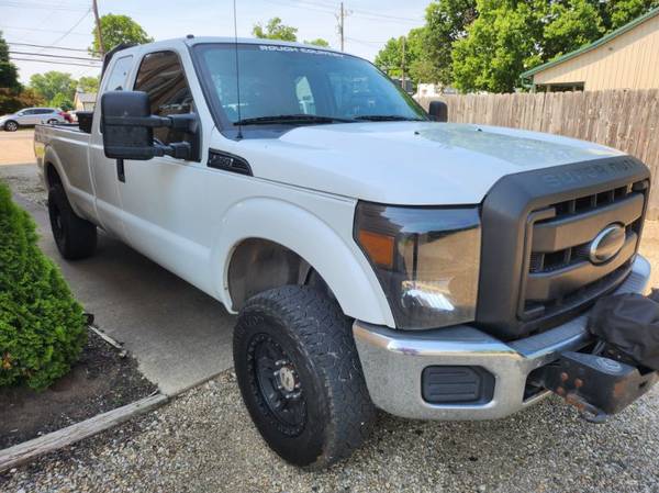 2011 Ford F250 Super Cab, 8ft bed, 4x4, 6.2 V8 Gas 195k Miles No Rust - $9,250 (Cincinnati Area-Fairfield/Ross)63470602253697122