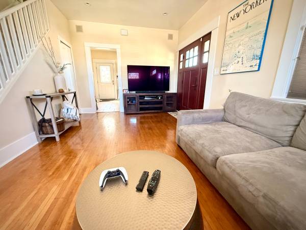 $4,250 / 3br - 1569ft2 - FURNISHED | EV CHARGING | FENCED YARD | SOLAR (Chula Vista)63878476657665121