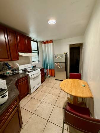 $1,000 / 4br - Habitación XL - Servicios y WIFI incluidos (Jersey City - área de Journal Square)63689917860097124