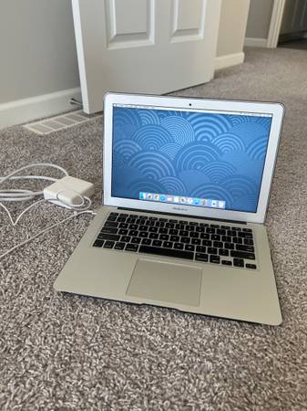 MacBook Air 13.3 inch 1