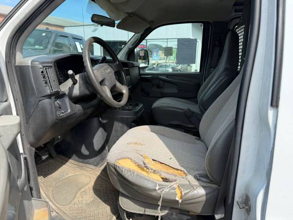 2006 GMC Savana 2500 - Photo 9