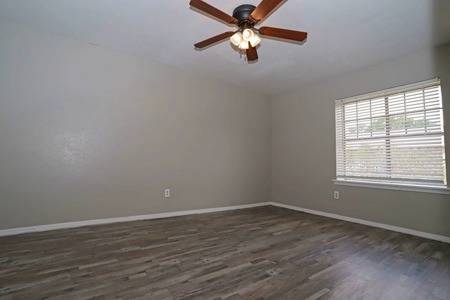 $1,500 / 2br - 965ft2 - Maintenance on site, Tile & Hardwood & Carpeted Floors, Ceiling Fans (5875 Mountain Valley Ln, Dallas, TX)63796350805763122