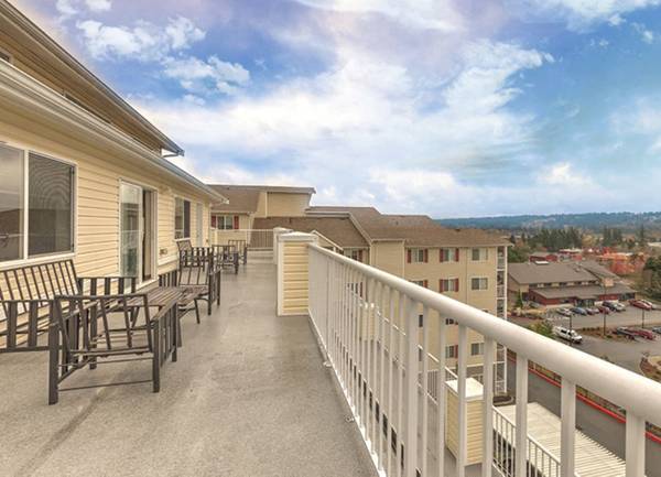 $1,543 / 2br - Balconies, Controlled Access Building, Exercise Room (3291 NW Mt Vintage Way, Silverdale, WA)63814635990915124