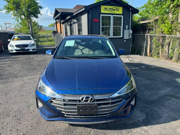 2020 HYUNDAI ELANTRA - $9,950 (Madison)63624956989313121