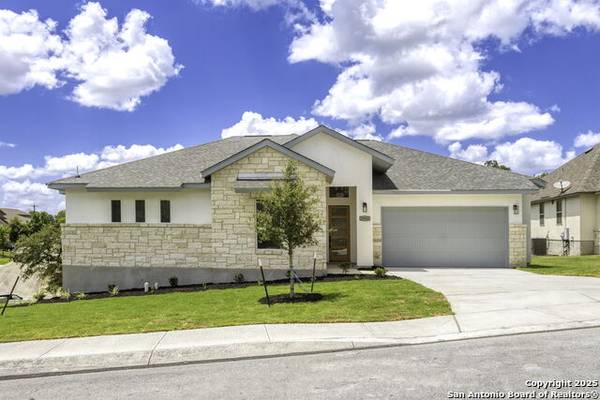Make it yours! Home in Fair Oaks Ranch. 4 Beds, 3 Baths 1