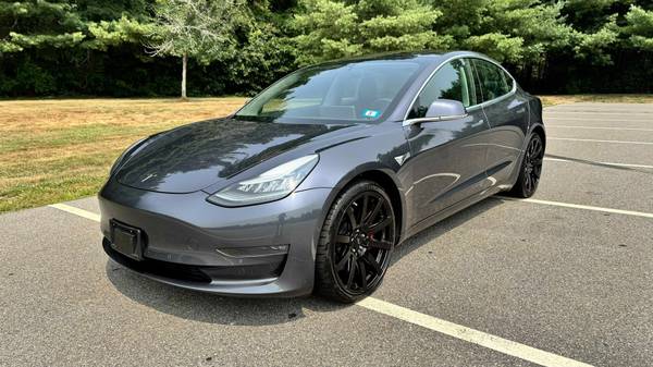 2018 Tesla Model 3 Long Range AWD con solo 69,000 millas!!!! - $15,999 (Manchester)634722191546891210
