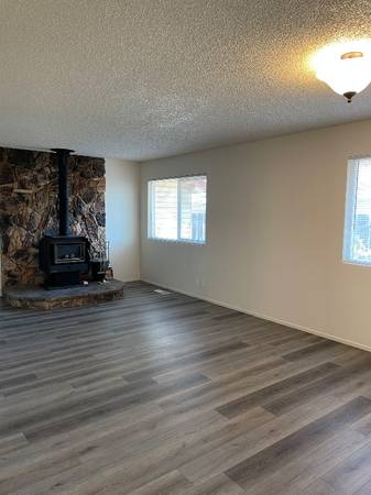 $1325.00 / 3br - 1200ft2 - $1,325 - 3 Bed 1 Bath63656873637249123
