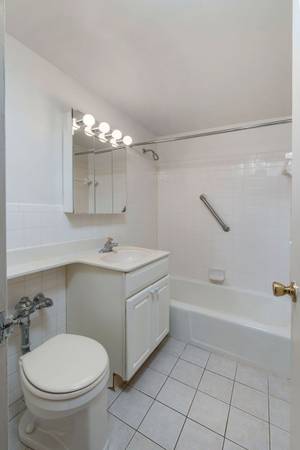 $1,645 / 2br - 1150ft2 - Garage Parking, Two Bathrooms, Seven Closets (Hampshire House)64010160647938124