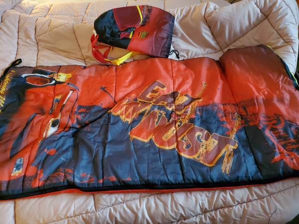 Sleeping Bag/carrying case - Child Size 1