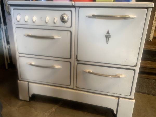 Wedgewood stove 1