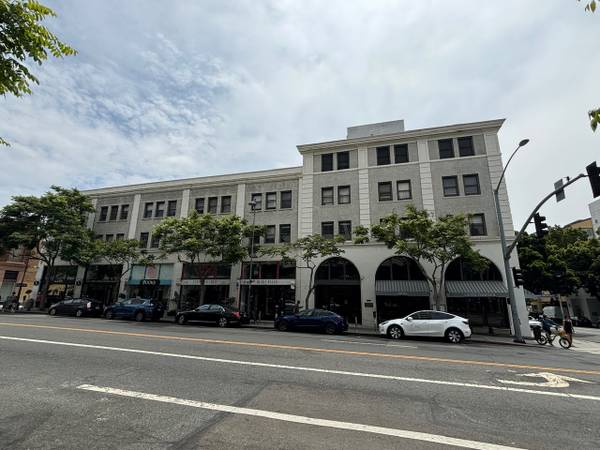 Wellness & Creative Office Suites – 300–1,000 SF – $1K– –$3.8K/mo 1