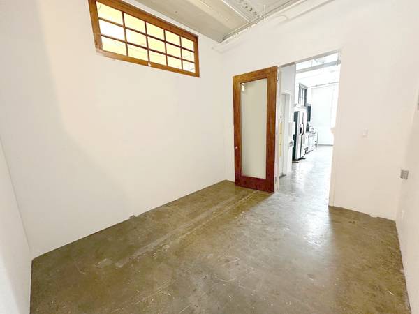 $1,150 / 225ft2 - Quiet, Private Penthouse Office in Creative Office Building (Downtown Brooklyn)63945499129603121