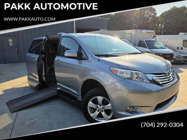 2013 Toyota Sienna LE VMI Handicap Wheelchair Mobility Van Power Ramp 1