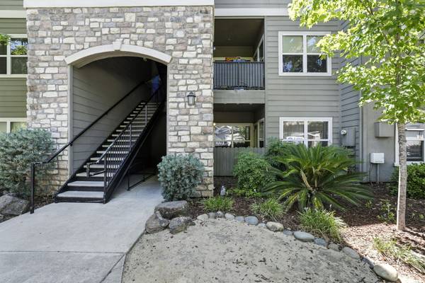 $355,000 / 3br - Bridgefield Condominium (Antelope)63961468146051121