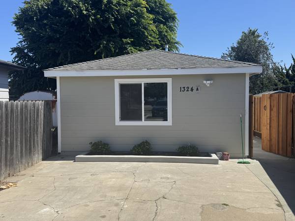 $2,150 / 500ft2 - 1324A N. Main Street (Salinas)64054765338114120