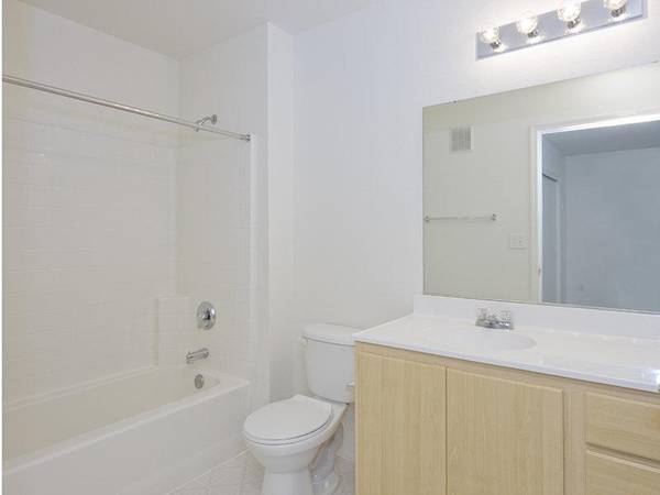 $1,635 / 3br - 1108ft2 - Outdoor Swimming Pool, High Ceilings, Ceiling Fan, Sensational Views (Colorado Springs)63686691426561123