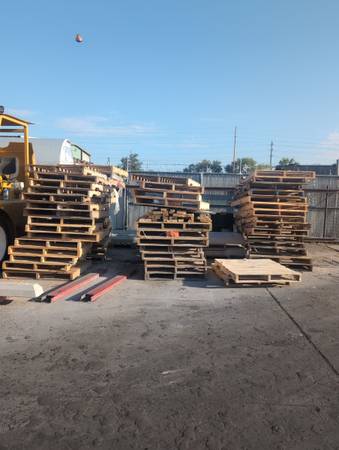 Free pallets (Albuquerque)64013894897923121
