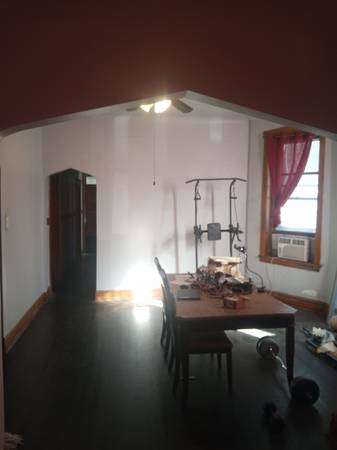$600 Buscando compañero de cuarto $600 (Chicago, vecindario Pilsen)64041811723905123