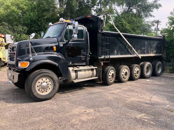 DUMP TRUCK 2007 STERLING QUINT - $40,000 (Robbinsdale)63481372921603121