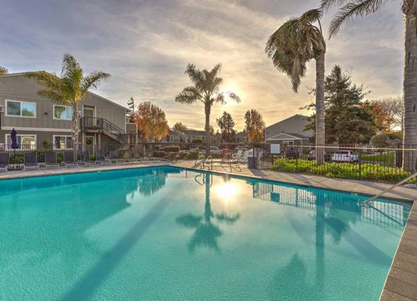 $2,100 / 2 dormitorios - 825 pies² - Área para barbacoa/pícnic, Spa, listo para cable (401 W. Pine Ave, Lompoc, CA)63663990192897123