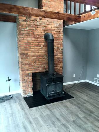 $1,495 / 2br - 850ft2 - Decorative Fireplace, Tile Backsplash64013204112770120