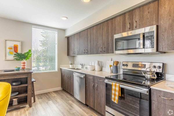 $1,892 / 2br - 856ft2 - Don't Wait! Apply Today! Affordable 2 BR apartment close to campus! (Vancouver - Legacy Salmon Creek Hospital)63777362722563124