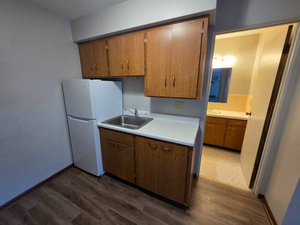 $925 / 2br - $925| 2bd 1Ba| 2805 Thomas Drive Unit B1| Available Now! (Eau Claire)63845959003011123